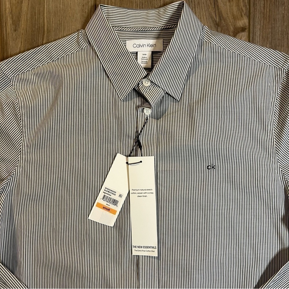 Calvin Klein | Extra-Fine Pinstripe Man Tailored Shirt in White/Black (S) - Picture 6 of 13